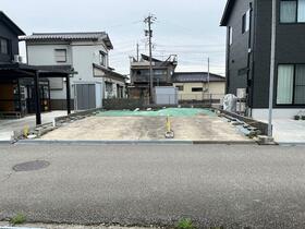 石川県白山市中新保町