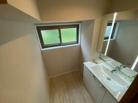 千葉県船橋市本中山４丁目