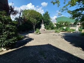 兵庫県川西市花屋敷１丁目