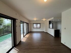 ベルメゾン越谷