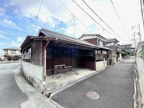 山口県下関市長府松小田北町