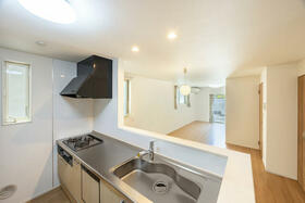 福岡県春日市小倉４丁目