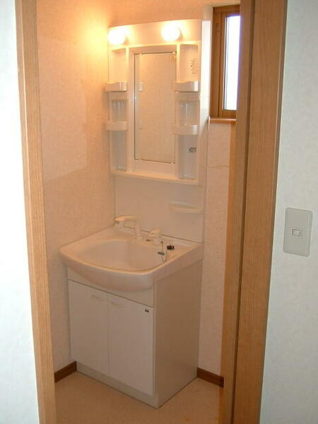 apartment 秋田県男鹿市船越字内子
物件地図