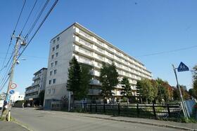 ファミール大谷地