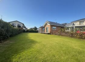 長野県北佐久郡御代田町大字草越