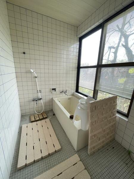 detached 埼玉県秩父郡長瀞町大字岩田

地図を見る