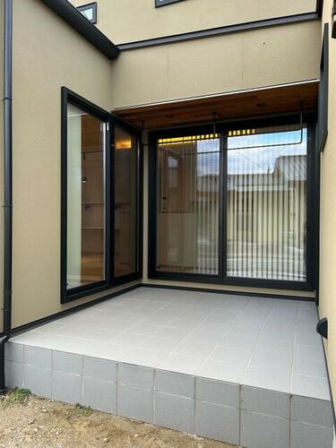 detached 山梨県笛吹市御坂町成田