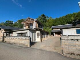 山梨県韮崎市穴山町