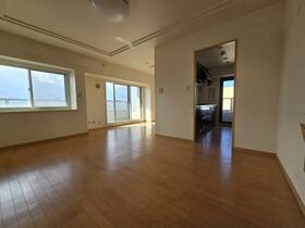 秋田県秋田市大町３丁目