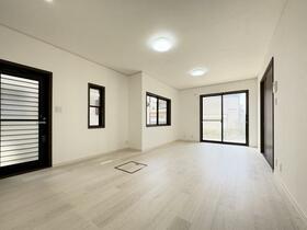 静岡県静岡市葵区瀬名中央１丁目