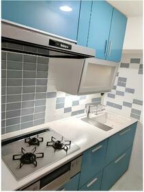 駅まで１分、駐車場あり、室内お洒落