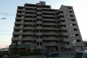 ロイヤルガーデン伏石第２