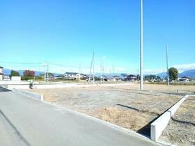 山梨県中央市西花輪