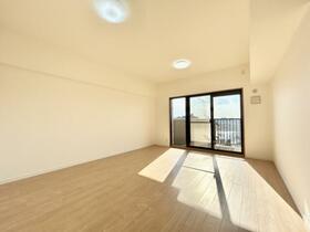 福岡県福岡市東区和白丘１丁目