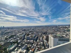 東京都目黒区上目黒１丁目