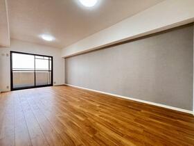 エスポア鈴鹿　１００２