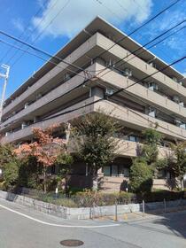 ビバリーヒルズ鶴山台