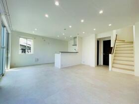 福岡県北九州市若松区鴨生田４丁目