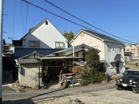 愛媛県松山市衣山３丁目