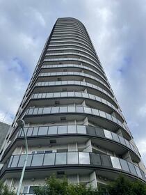 東京都港区南青山１丁目