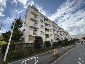 住道駅前住宅　１Ｆ　約９８?