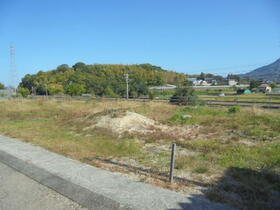 香川県丸亀市綾歌町岡田東