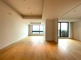 東京都港区元麻布１丁目