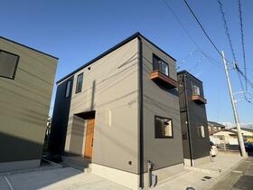 山梨県中巨摩郡昭和町上河東