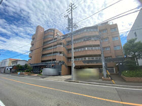 ローレルコート日比野