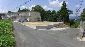 三重県亀山市能褒野町