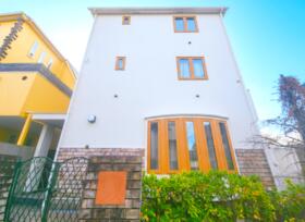 東京都世田谷区中町１丁目