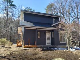 山梨県南都留郡鳴沢村−