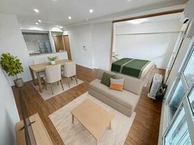 北海道札幌市豊平区豊平三条１丁目