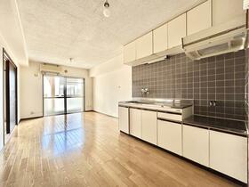 福岡県福岡市中央区鳥飼１丁目