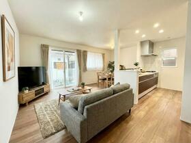 愛知県春日井市花長町１丁目