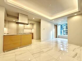 東京都港区三田１丁目