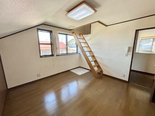 detached 山形県米沢市直江町