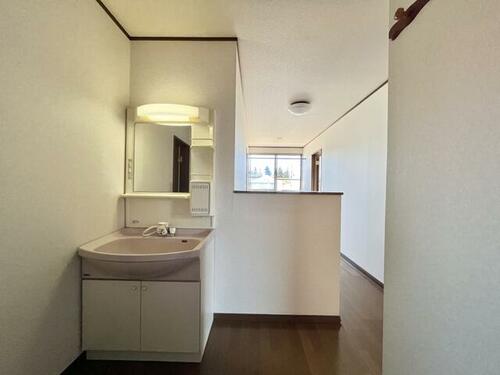 detached 山形県米沢市直江町