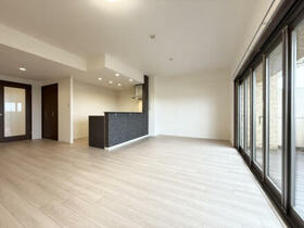 グランシティレディアントアクアヴィータ