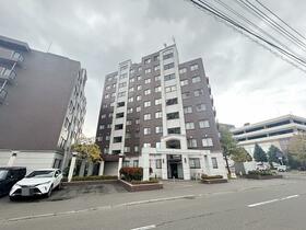 北海道札幌市白石区東札幌四条1丁目