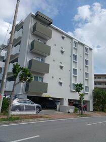 沖縄県沖縄市比屋根4丁目