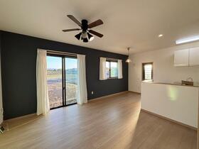 福岡県行橋市西泉４丁目