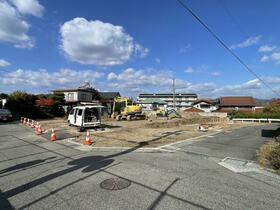 広島県東広島市西条中央8丁目