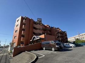 ライオンズマンション菅田　専用庭あり　近隣に教育施設あり