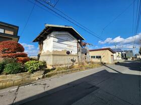 青森県弘前市大字新里字西里見