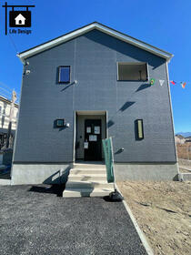 山梨県中巨摩郡昭和町築地新居