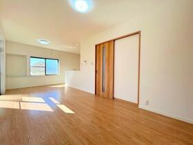 埼玉県草加市中根３丁目