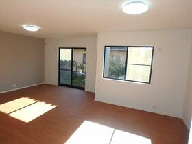 東京都八王子市元八王子町２丁目