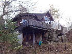 山梨県南都留郡鳴沢村−