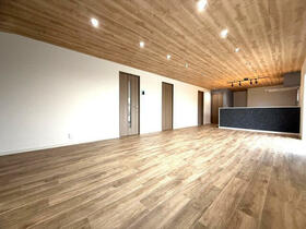 山口県下関市安岡駅前１丁目